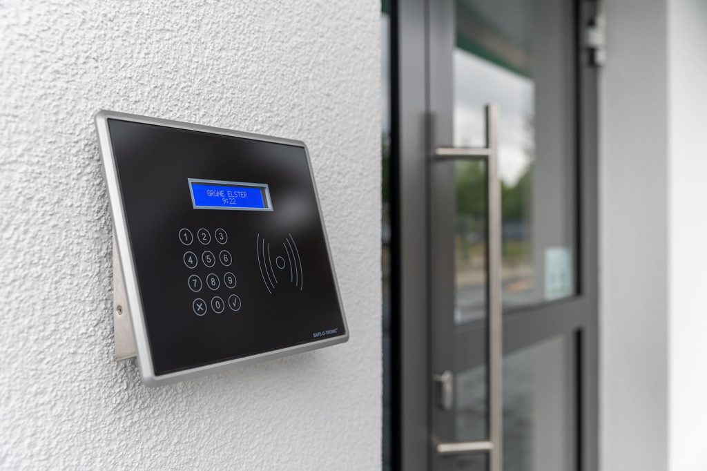 Security system in the entrance area of the Hotel Grüne Elster in Fürth